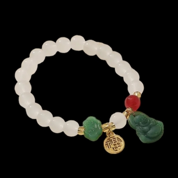 🥳 2/$9 CLEARANCE PRICE❣️ White Buddha Bracelet - Picture 1 of 2